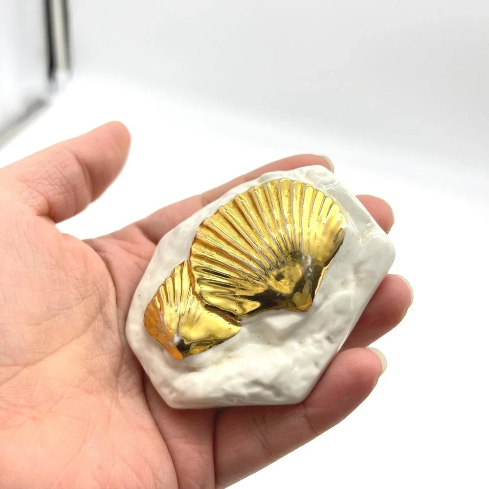 Vintage Gold Shell Ceramic Trinket Box White‎ Hexagon Coastal Jewelry Dish